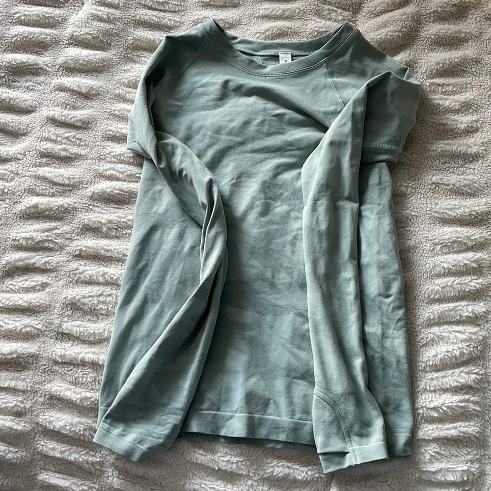 Athleta camo long sleeve top